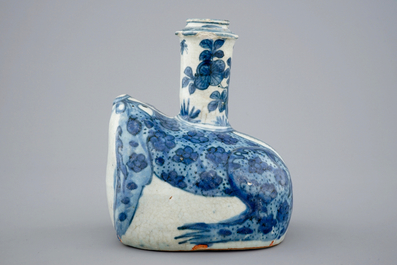 A blue and white Chinese frog-shaped kendi, Wanli, 1573-1619