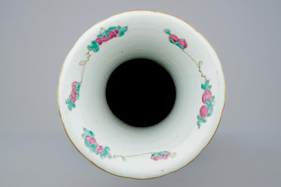 A Chinese famille rose vase with playing children, 19th C.