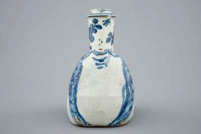 A blue and white Chinese frog-shaped kendi, Wanli, 1573-1619