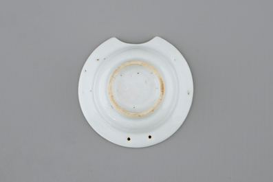 A Chinese miniature Imari style shaving bowl, Qianlong, 18th C.