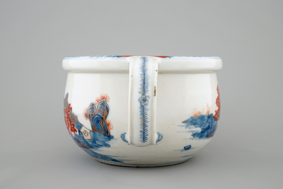 A Chinese Imari style chamber pot, Qianlong, 18th C.