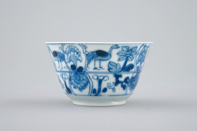 Een Chinese blauw-witte kop en schotel, Kangxi