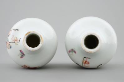 A pair of Chinese famille rose bottle vases, 19th C.