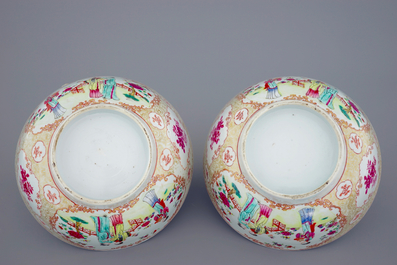 Une paire de bols en porcelaine de Chine famille rose, Qianlong, 18&egrave;me