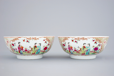 Une paire de bols en porcelaine de Chine famille rose, Qianlong, 18&egrave;me