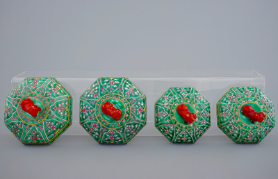 Four Chinese Bencharong porcelain thai market boxes and covers, 19th C.
