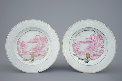 Een set van vier Chinese borden met bianco sopra bianco decor, Qianlong, 18e eeuw
