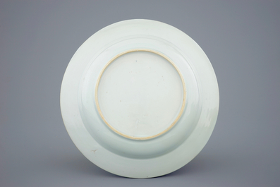 Une assiette en porcelaine de Chine de style de Meissen, 18&egrave;me