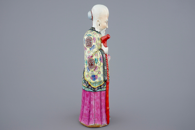 Een Chinese famille rose figuur van Shou Lao, 19e eeuw