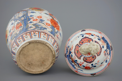 A large Chinese Imari style vase and cover, 17/18th C.