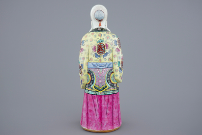 Een Chinese famille rose figuur van Shou Lao, 19e eeuw