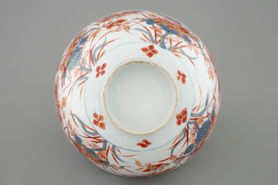 A Chinese Imari-style bowl with floral design, Kangxi