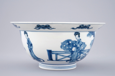 A Chinese blue and white klapmuts bowl and a pair of small plates, Kangxi