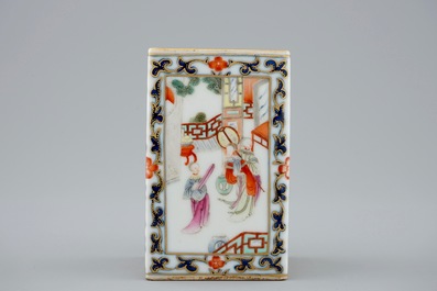 A Chinese famille rose rectangular brush washer, 19/20th C.
