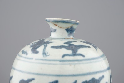 A Chinese blue and white meiping vase, Ming, Wanli