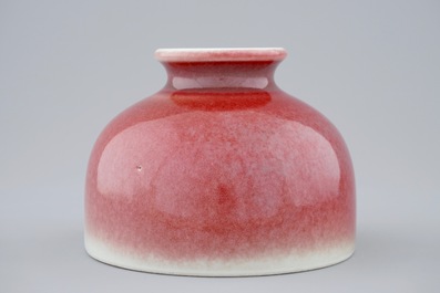 A Chinese peachbloom beehive water pot, 19/20th C.