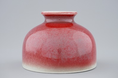 A Chinese peachbloom beehive water pot, 19/20th C.