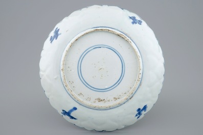 A blue and white Chinese kraak porcelain lotus plate, Wanli, 1573-1619