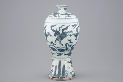 A Chinese blue and white meiping vase, Ming, Wanli