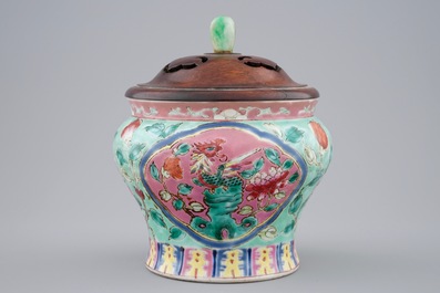 A Chinese turquoise ground "Straits" jar and jade-finial cover for the Indonesian market, 19th C.