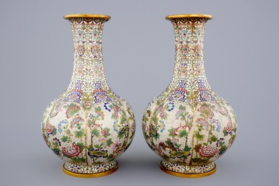 A pair of Chinese cloisonn&eacute; bottle-shaped vases, 19th C.
