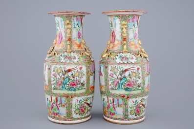 A pair of Chinese Canton rose medallion vases, 19th C.