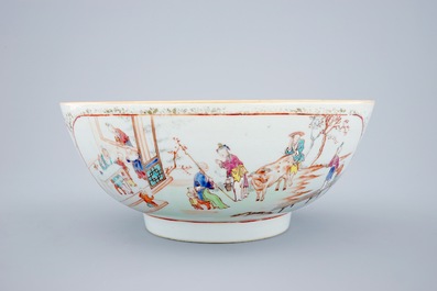 A large Chinese famille rose mandarin bowl, Qianlong, 18th C.