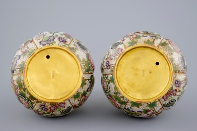 A pair of Chinese cloisonn&eacute; bottle-shaped vases, 19th C.