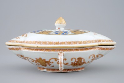 Een Chinese sauskom met deksel met het wapen van Van Reverhorst, Qianlong, ca. 1745