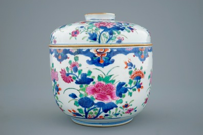 A large Chinese famille rose bowl with cover, Qianlong 18th C.