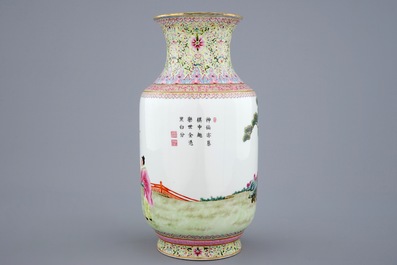 A fine Chinese Republic famille rose vase, 20th C.