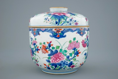 A large Chinese famille rose bowl with cover, Qianlong 18th C.
