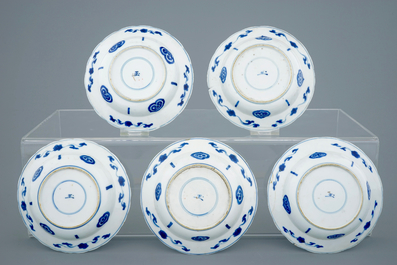 A set of 5 Chinese blue and white kraak style deep plates, Kangxi