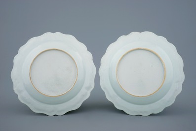Een paar Chinese borden voor de Spaanse markt met het wapen van Arguello, Qianlong, ca. 1770