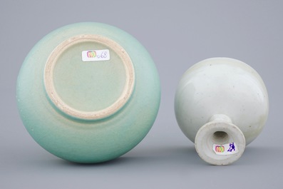 A Chinese turquoise brushwasher, 17/18th C. and a white glazed stem cup, Ming Dynasty, 16/17th C.