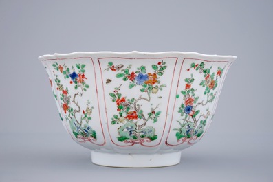 A fine Chinese famille verte bowl with floral design, Kangxi