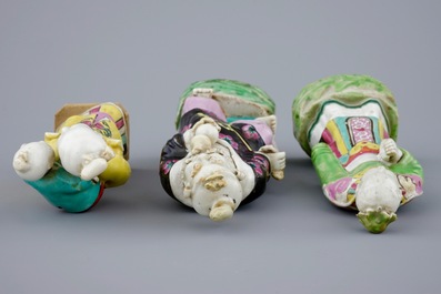 Three Chinese famille rose figures, a ginger jar and a blue and white lotus bowl, 18/19th C.