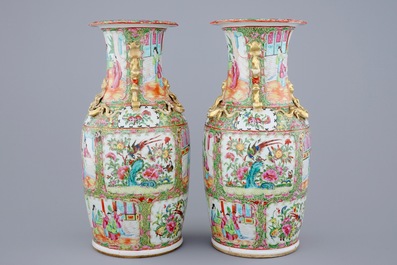 A pair of Chinese Canton rose medallion vases, 19th C.