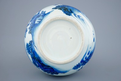 Un vase de forme double gourde en porcelaine de Chine bleu et blanc, &eacute;poque Transition, 1620-1683