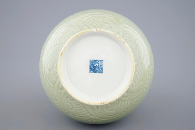 A Chinese celadon underglaze decorated yuhuchunping dragon vase, 19/20th C.