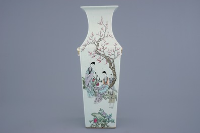 A Chinese famille rose square vase with birds among flowers, 19/20th C.