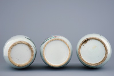 A set of 3 large Chinese famille rose vases, 19/20th C.