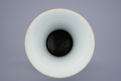 A Chinese famille rose vase with fishermen, 19/20th C.