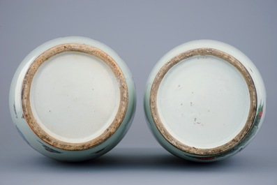 Two Chinese famille rose vases, 19/20th C.