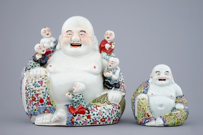 Two Chinese famille rose porcelain Buddha figures, 19/20th C.