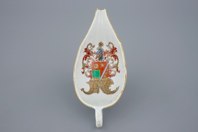 Une sauci&egrave;re en porcelaine de Chine pour l'export aux armes de la famille "De Heere", Qianlong, ca. 1763