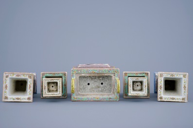 A 5-piece Chinese famille rose temple garniture with a censer on stand, 19th C.
