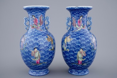A pair of fine Chinese famille rose vases with immortals on waves, 19/20th C.