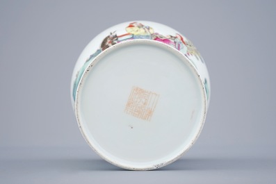 A fine Chinese famille rose meiping vase with a figurative scene, 19/20th C.