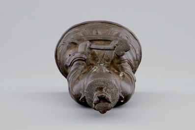 Un mod&egrave;le d'un sage assis au sceptre ruyi en bronze, Chine, Dynastie Ming